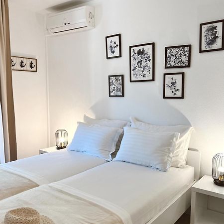 Apartments Coco Хвар Экстерьер фото