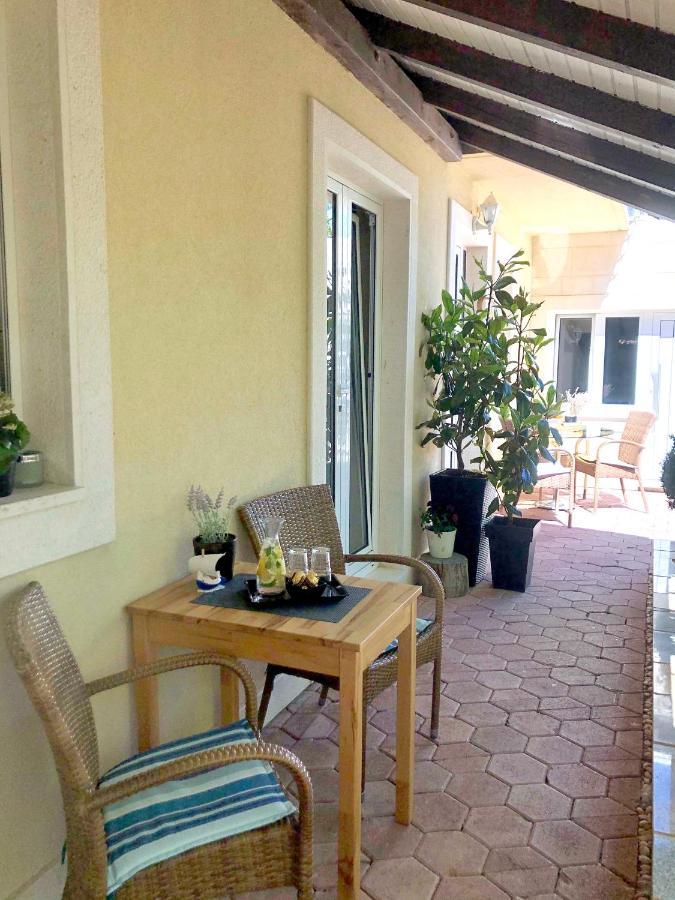 Apartments Coco Хвар Экстерьер фото