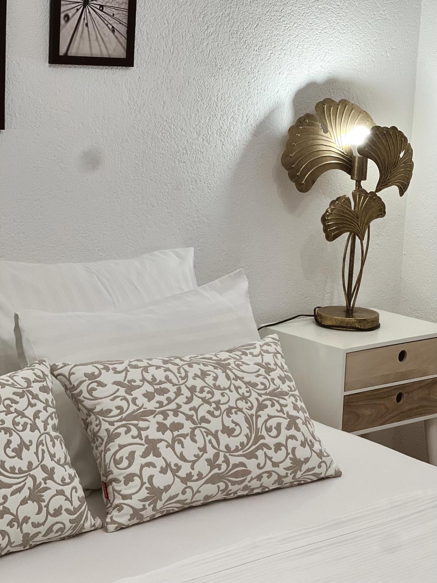 Apartments Coco Хвар Экстерьер фото