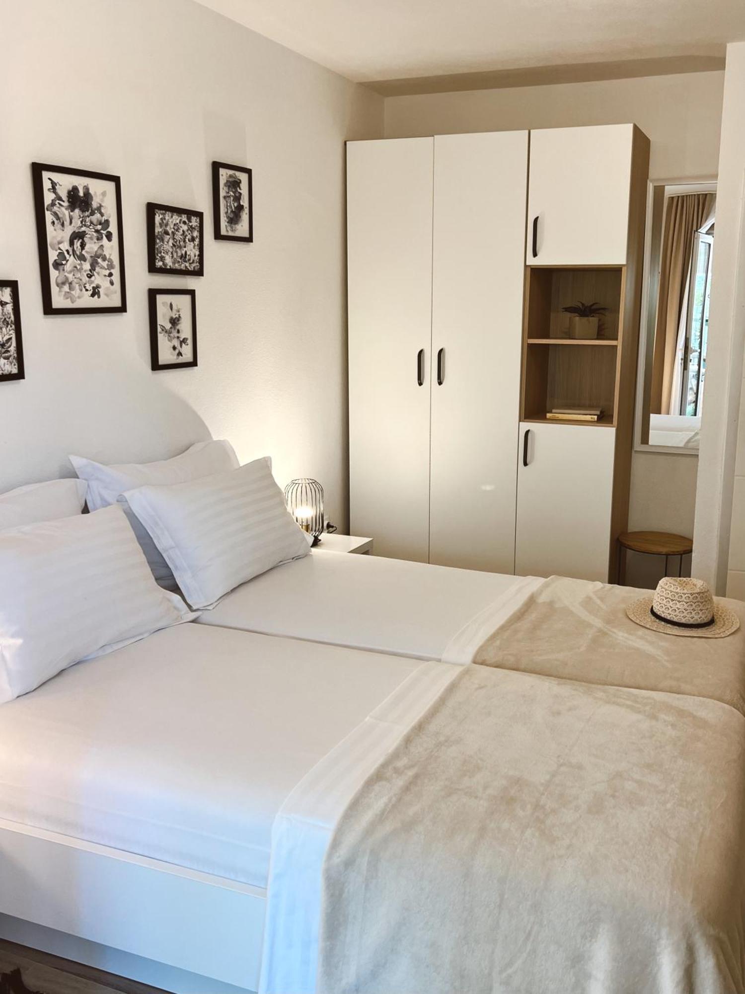 Apartments Coco Хвар Экстерьер фото
