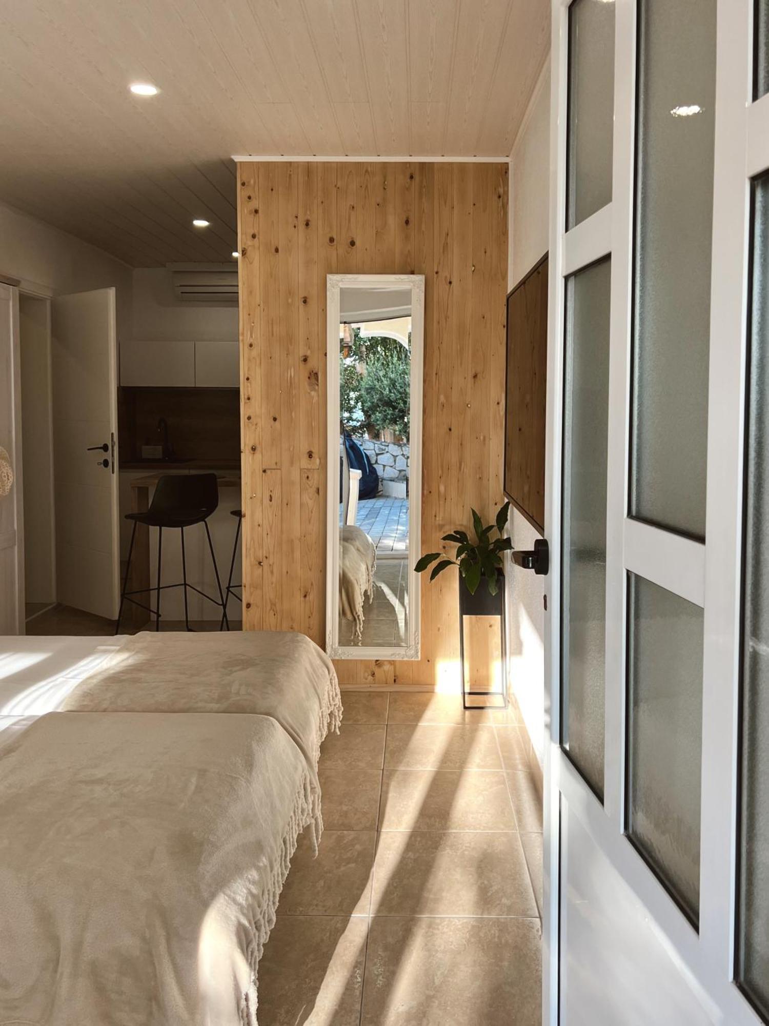 Apartments Coco Хвар Экстерьер фото